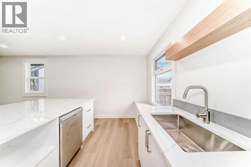 1242 Mardale Drive Ne, Calgary, AB - Indoor Photo Showing Kitchen