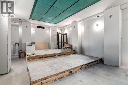 140 Stonegate Close Nw, Airdrie, AB - Indoor Photo Showing Other Room