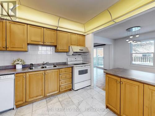 129 Appleby Crescent, Markham, ON - Indoor Photo Showing Kitchen With Double Sink