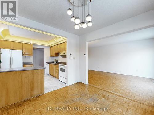 129 Appleby Crescent, Markham, ON - Indoor Photo Showing Kitchen