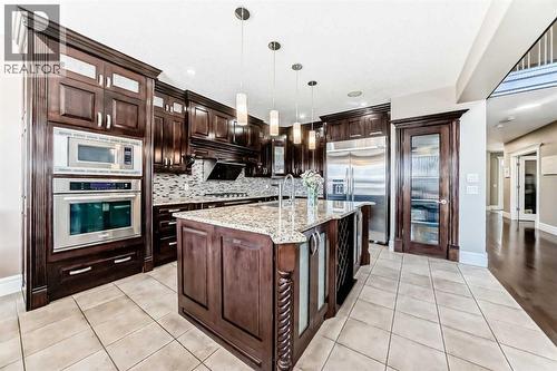 115 Wentworth Hill Sw, Calgary, AB - Indoor Photo Showing Kitchen With Stainless Steel Kitchen With Upgraded Kitchen