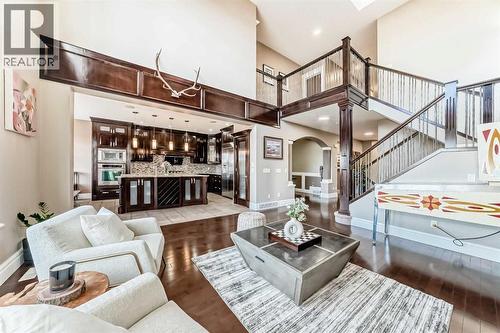 115 Wentworth Hill Sw, Calgary, AB - Indoor Photo Showing Living Room