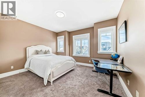115 Wentworth Hill Sw, Calgary, AB - Indoor Photo Showing Bedroom