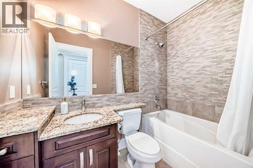 115 Wentworth Hill Sw, Calgary, AB - Indoor Photo Showing Bathroom
