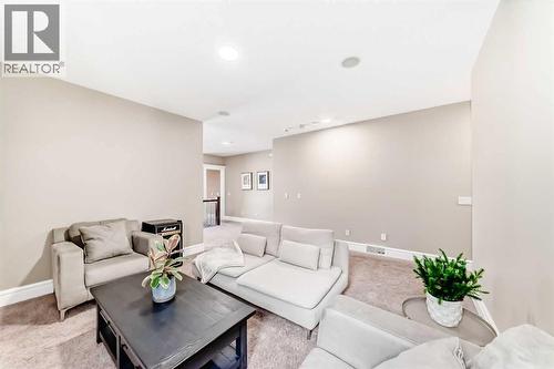 115 Wentworth Hill Sw, Calgary, AB - Indoor Photo Showing Living Room