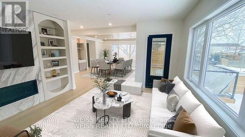 137 Bannockburn Avenue, Toronto, ON - Indoor Photo Showing Living Room