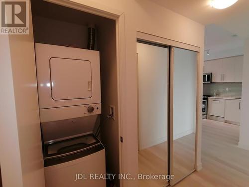 2112 - 5180 Yonge Street, Toronto, ON - Indoor Photo Showing Laundry Room