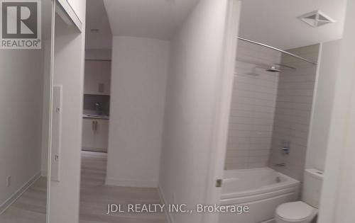 2112 - 5180 Yonge Street, Toronto, ON - Indoor Photo Showing Bathroom