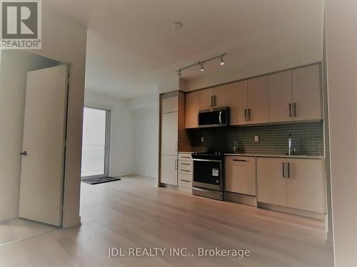 2112 - 5180 Yonge Street, Toronto, ON - Indoor Photo Showing Kitchen