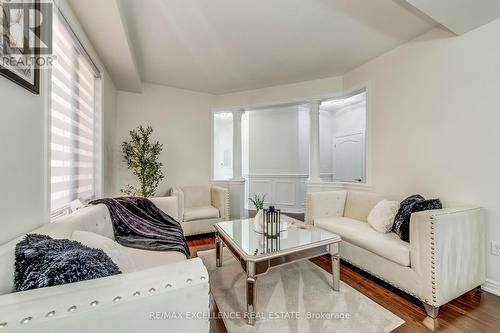 9 Natronia Trail, Brampton, ON - Indoor Photo Showing Living Room