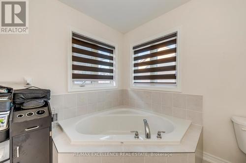 9 Natronia Trail, Brampton, ON - Indoor Photo Showing Bathroom