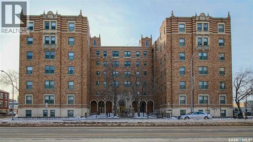 212 2305 Victoria Avenue, Regina, SK - Outdoor With Facade