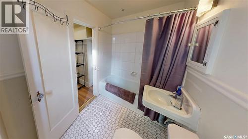 212 2305 Victoria Avenue, Regina, SK - Indoor Photo Showing Bathroom