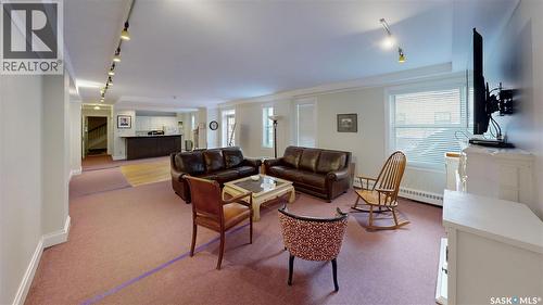 212 2305 Victoria Avenue, Regina, SK - Indoor