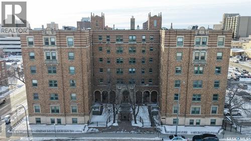 212 2305 Victoria Avenue, Regina, SK - Outdoor With Facade