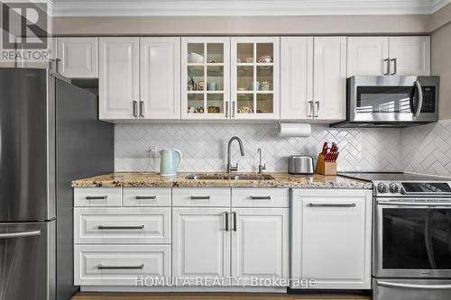 5 - 211 Woodbridge Avenue, Vaughan, ON - Indoor Photo Showing Kitchen With Stainless Steel Kitchen With Double Sink With Upgraded Kitchen