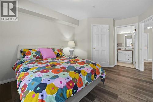 208, 6118 53 Avenue, Red Deer, AB - Indoor Photo Showing Bedroom