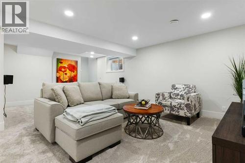 9936 Maplecreek Drive Se, Calgary, AB - Indoor