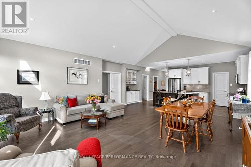 88 Des Rails Street, Clarence-Rockland, ON - Indoor Photo Showing Living Room