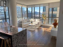 907 - 8 CHARLOTTE STREET  Toronto, ON M5V 0K4