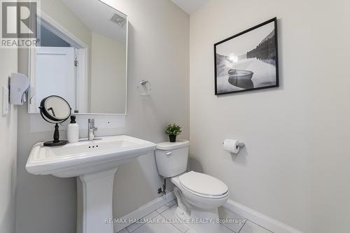 #45 - 1169 Garner Road E, Hamilton, ON - Indoor Photo Showing Bathroom