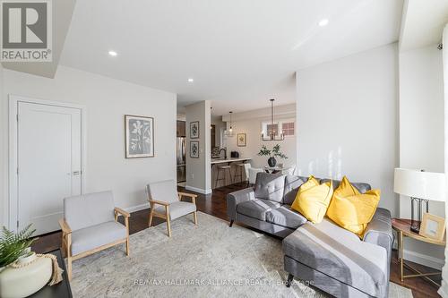 #45 - 1169 Garner Road E, Hamilton, ON - Indoor Photo Showing Living Room