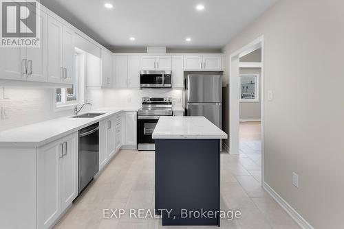 8329 Atack Court, Niagara Falls (Ascot), ON - Indoor Photo Showing Kitchen With Stainless Steel Kitchen With Double Sink With Upgraded Kitchen
