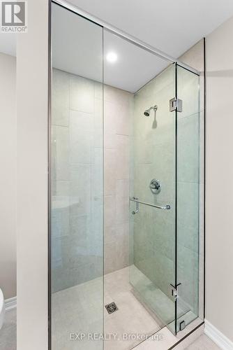 8329 Atack Court, Niagara Falls (Ascot), ON - Indoor Photo Showing Bathroom