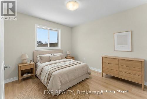 8329 Atack Court, Niagara Falls (Ascot), ON - Indoor Photo Showing Bedroom