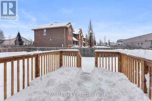 8329 Atack Court, Niagara Falls (Ascot), ON - Outdoor