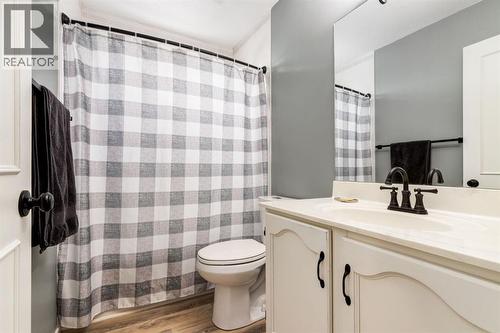 327 Millview Place Sw, Calgary, AB - Indoor Photo Showing Bathroom