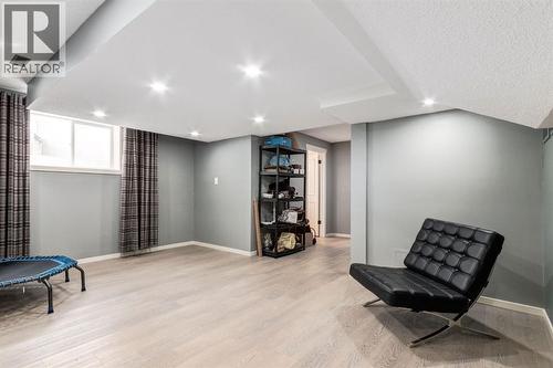 327 Millview Place Sw, Calgary, AB - Indoor
