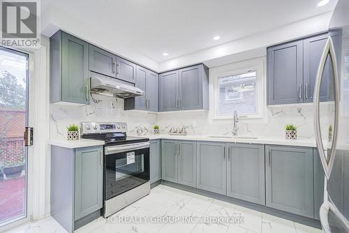 23 Boarhill Drive, Toronto, ON - Indoor Photo Showing Kitchen