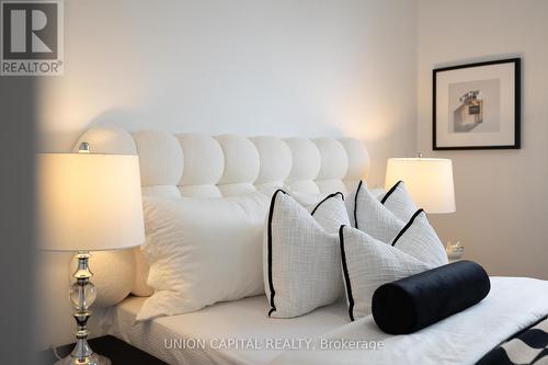 29 Queen'S Plate Drive, Markham, ON - Indoor Photo Showing Bedroom