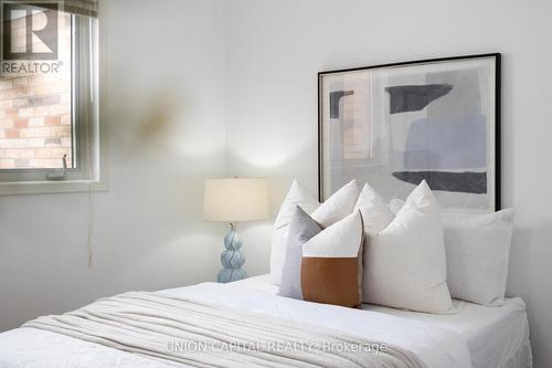 29 Queen'S Plate Drive, Markham, ON - Indoor Photo Showing Bedroom