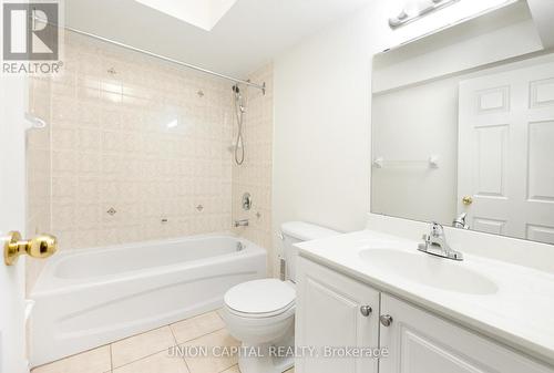 29 Queen'S Plate Drive, Markham, ON - Indoor Photo Showing Bathroom