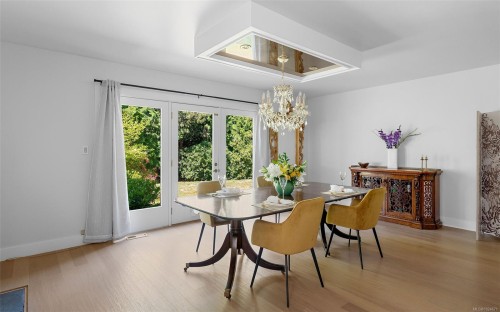 2895 Lansdowne Rd, Oak Bay, BC 