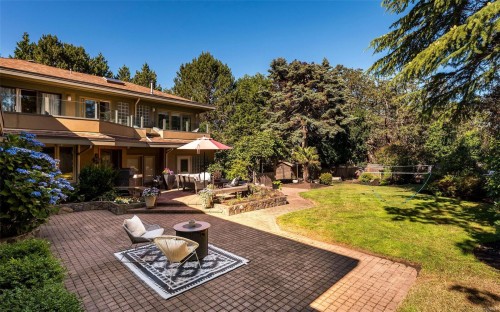 2895 Lansdowne Rd, Oak Bay, BC 