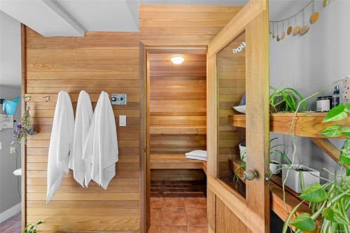 2895 Lansdowne Rd, Oak Bay, BC 