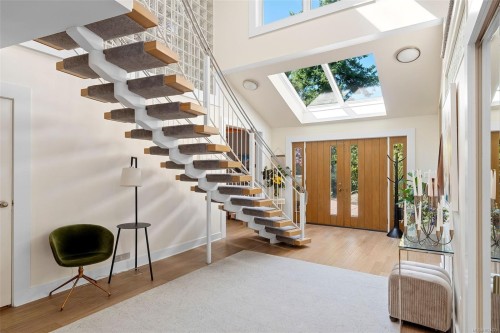 2895 Lansdowne Rd, Oak Bay, BC 