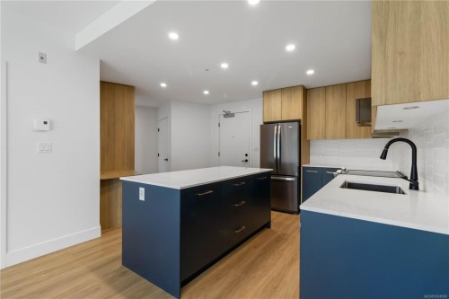 123-920 Reunion Ave, Langford, BC - Indoor Photo Showing Kitchen With Upgraded Kitchen