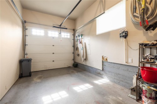 8 Newstead Cres, View Royal, BC 