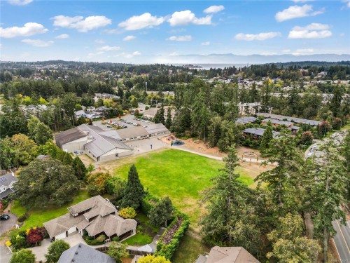 8 Newstead Cres, View Royal, BC 