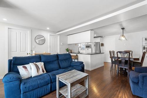 Salon - 333  - 335 Av. Giguère, Québec (Les Rivières), QC - Indoor Photo Showing Living Room