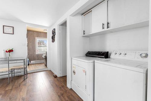 Salle de lavage - 333  - 335 Av. Giguère, Québec (Les Rivières), QC - Indoor Photo Showing Laundry Room