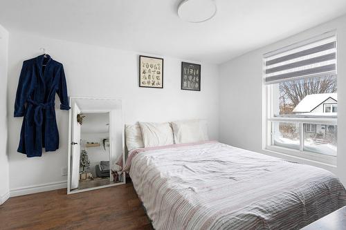 Chambre à coucher principale - 333  - 335 Av. Giguère, Québec (Les Rivières), QC - Indoor Photo Showing Bedroom