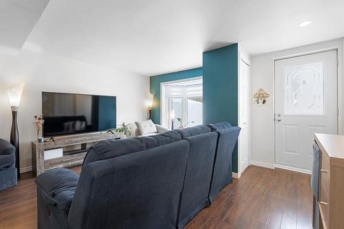 Salon - 333  - 335 Av. Giguère, Québec (Les Rivières), QC - Indoor Photo Showing Living Room