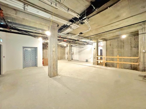 Interior - Ss-5 Rue De La Gauchetière O., Montréal (Ville-Marie), QC - Indoor Photo Showing Garage
