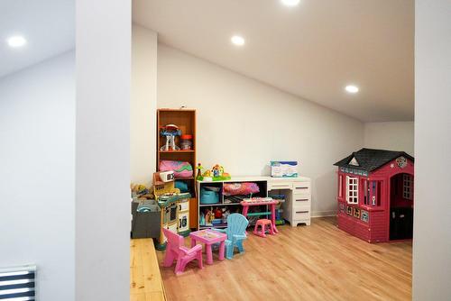 Salle de jeux - 300 Rue Masson, Saint-Pierre-Les-Becquets, QC - Indoor