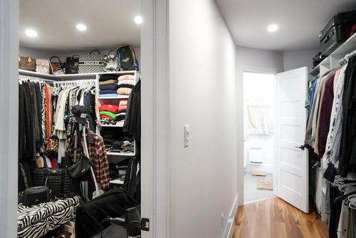 Penderie (Walk-in) - 300 Rue Masson, Saint-Pierre-Les-Becquets, QC - Indoor With Storage